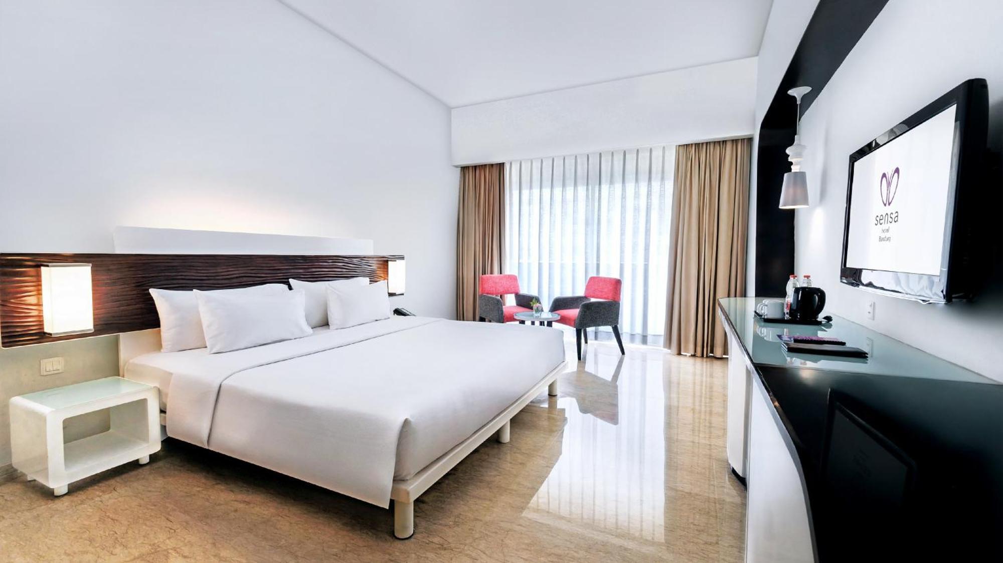 Sensa Hotel Bandung Buitenkant foto