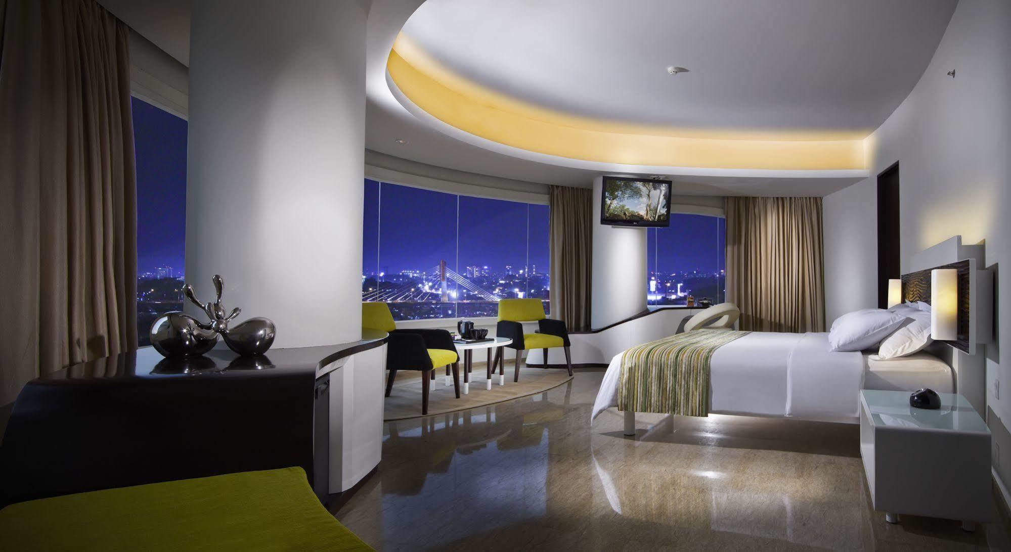 Sensa Hotel Bandung Buitenkant foto