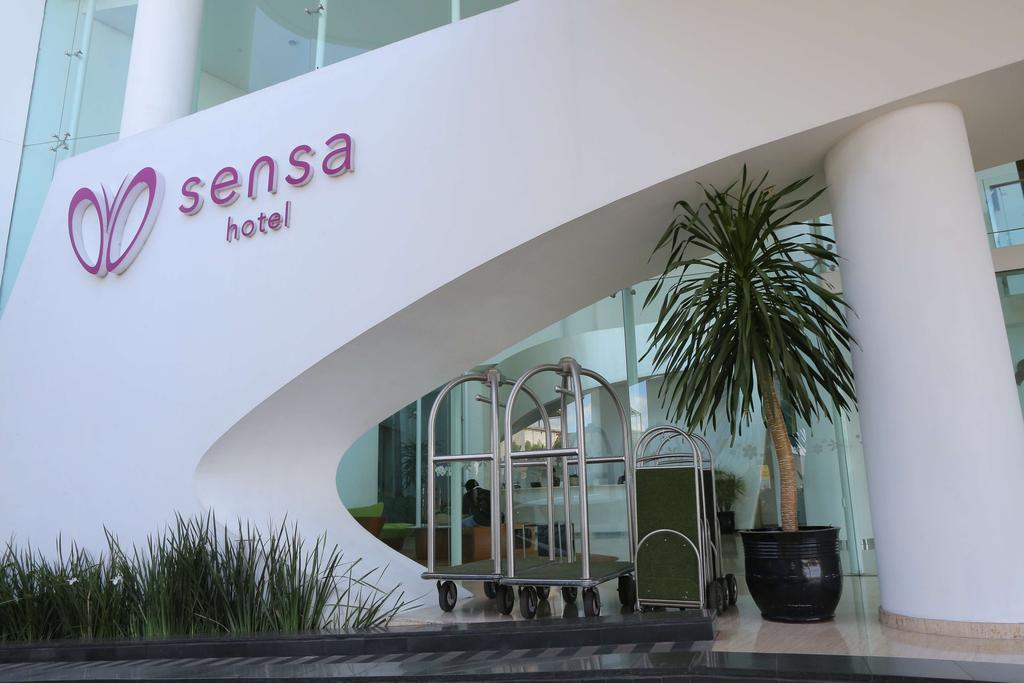 Sensa Hotel Bandung Buitenkant foto